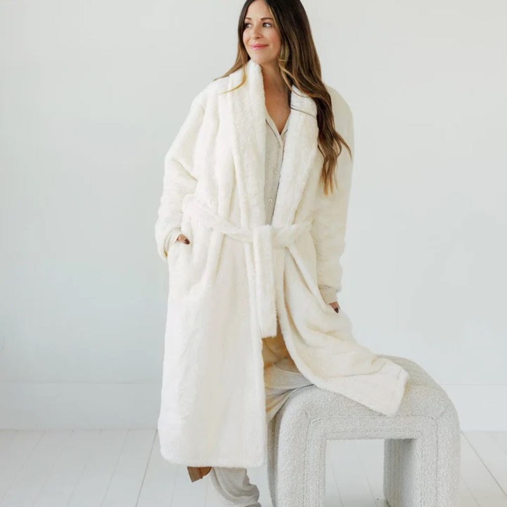 Minky Courture Robe - Size XS - Picture 4 of 6